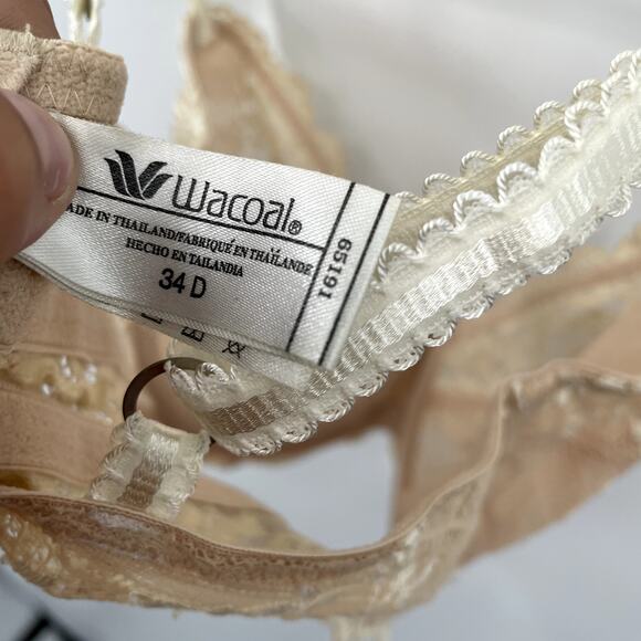 WACOAL Embrace Lace® Underwire Bra in Sand/Ivory // 34D - Picture 12 of 13